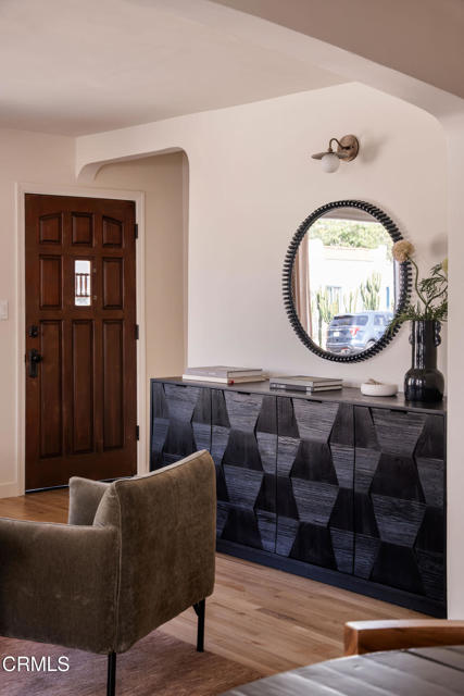 Detail Gallery Image 2 of 45 For 2917 Hillcrest Dr, Los Angeles,  CA 90016 - 4 Beds | 3 Baths