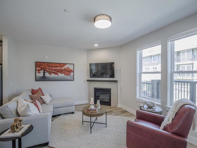 126 Aptos Village Way, Aptos CA: https://media.crmls.org/mediaz/c6c909b4-4afb-46a2-9daf-c846b61fdfa9.jpg