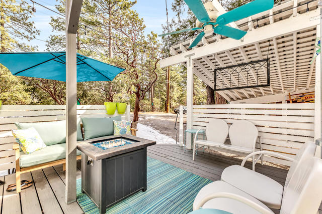 53125 Overlook Drive, Idyllwild CA: https://media.crmls.org/mediaz/c6ca3bad-fe68-431f-baed-cc4f3f05f30b.jpg