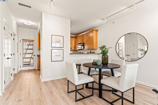 913 Adams, Albany CA: https://media.crmls.org/mediaz/c6ca4135-9144-4c97-934a-b3d5c37bd8e2.jpg