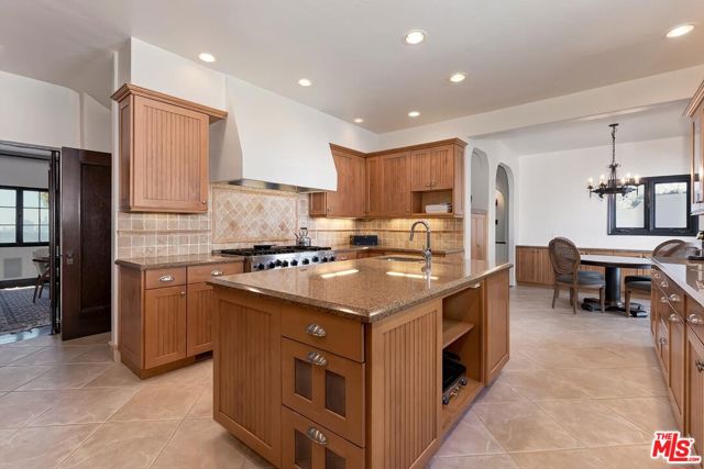 2420 Chislehurst Drive, Los Angeles CA: https://media.crmls.org/mediaz/c6ca5547-4483-43f0-aec0-89fc6008012e.jpg