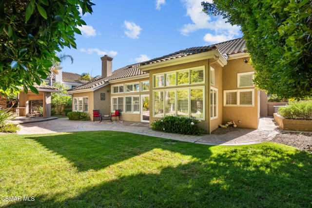 48 Golden Glen Drive, Simi Valley CA: https://media.crmls.org/mediaz/c6ca7fc0-c3f7-4fad-a64f-2e7c5a5b8a7f.jpg