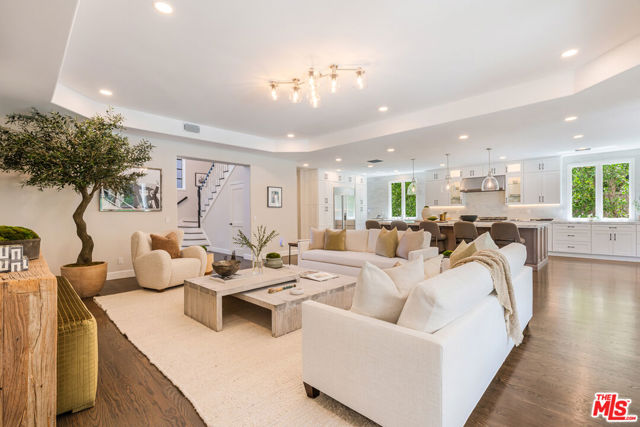 11797 CHAPARAL Street, Los Angeles CA: https://media.crmls.org/mediaz/c6cafa1a-c90b-4285-aeed-47c4f5685bde.jpg