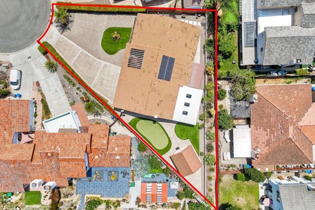2816 Cebu Court, Carlsbad CA: https://media.crmls.org/mediaz/c6cafc04-8084-4af9-bd1c-d111da206b23.jpg