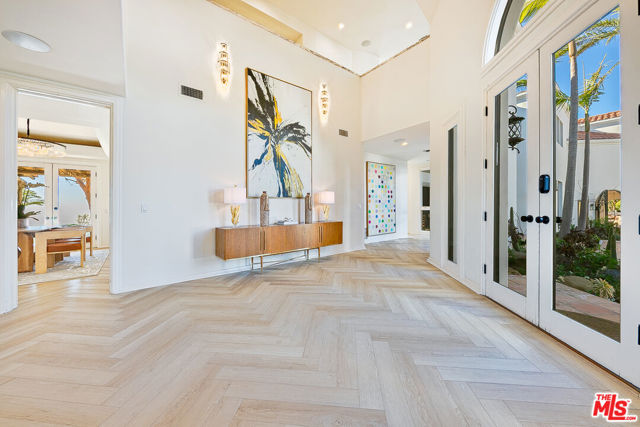 10502 Yellow Hill Road, Malibu CA: https://media.crmls.org/mediaz/c6cb536e-42ce-4ad9-aeb1-2d248239ff8d.jpg