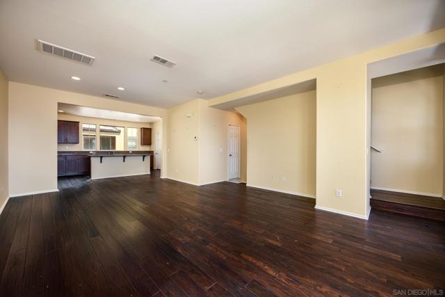 1110 Calabria St, Santee CA: https://media.crmls.org/mediaz/c6cb7db3-1f38-4821-b44d-b601f788e4d2.jpg