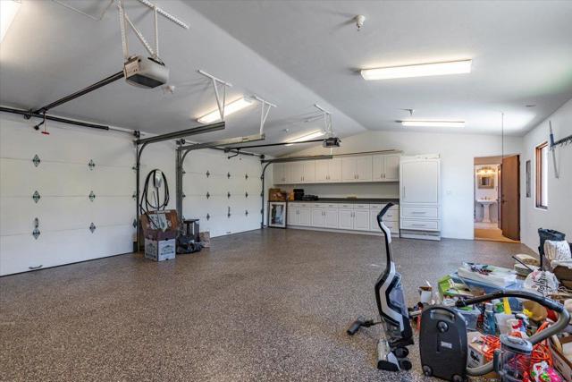 25926 Puerta Del Cajon, Monterey CA: https://media.crmls.org/mediaz/c6cb9820-3663-4e0d-aee6-e34b4c689f3a.jpg
