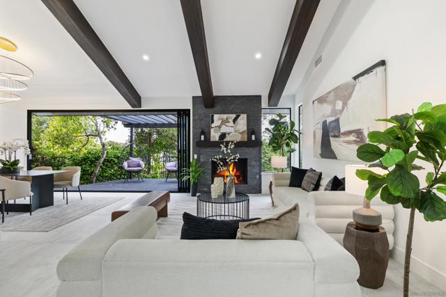 6555 Caminito Northland, La Jolla CA: https://media.crmls.org/mediaz/c6cbb207-0008-4105-956a-bfef29a9a186.jpg