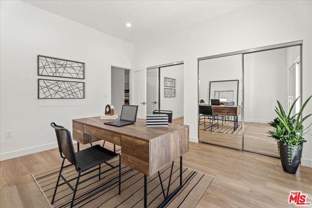 7901 Winsford Avenue, Los Angeles CA: https://media.crmls.org/mediaz/c6cc6843-da3e-43db-b8cd-138023d110b3.jpg