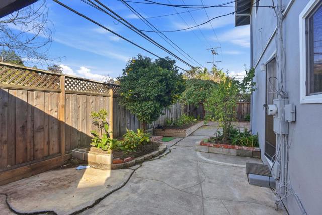 1079 Annapolis Drive, San Mateo CA: https://media.crmls.org/mediaz/c6ccd8a0-184a-4a0d-8924-e0285fd0ac58.jpg
