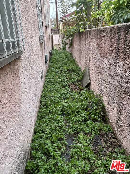 https://media.crmls.org/mediaz/c6cd1ccf-f75a-4d26-a2bb-cb819fc2edce.jpg?preset=X-Large