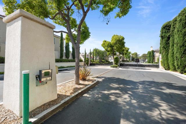 210 Belflora Way, Oceanside CA: https://media.crmls.org/mediaz/c6cd1faf-afaf-4124-9d2e-1891043eac14.jpg