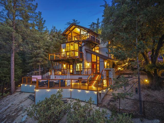 54789 Wildwood Drive, Idyllwild CA: https://media.crmls.org/mediaz/c6cd3c5d-34cc-4b0a-ae5f-ee9ffa86b90f.jpg