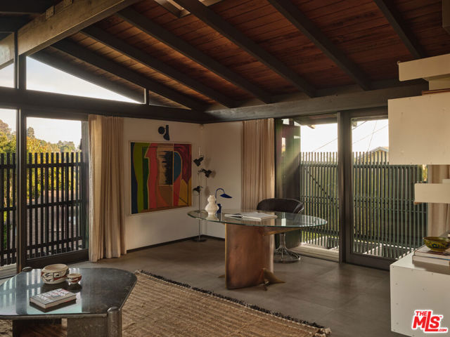 2052 Mayview Drive, Los Angeles CA: https://media.crmls.org/mediaz/c6ce237a-43f5-4a39-9876-76ad38fcefeb.jpg