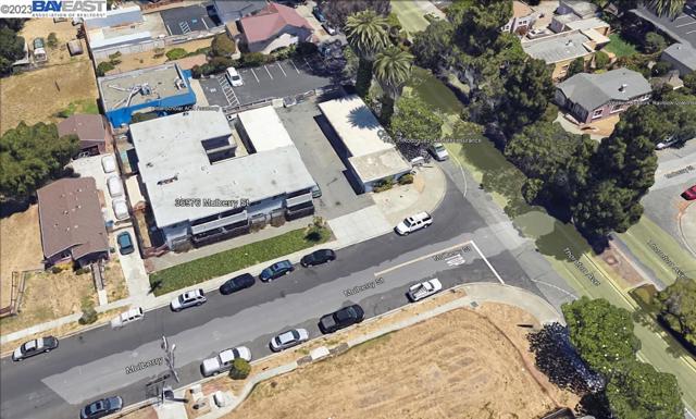 36976 Mulberry St, Newark CA: https://media.crmls.org/mediaz/c6cea92c-6507-49f6-bdc3-561ae2ec8dd6.jpg