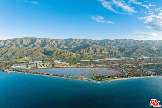 1915 Monte Alegre Drive, Carpinteria CA: https://media.crmls.org/mediaz/c6cf4a7a-a806-48fe-9d75-76c87f6de31b.jpg