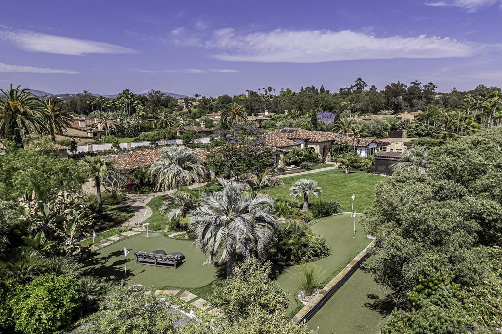 https://media.crmls.org/mediaz/c6d01c5a-29b9-436f-b93e-05822d9ec87b.jpg?preset=X-Large