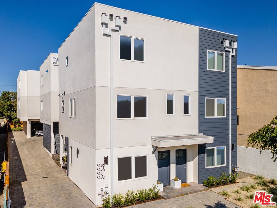 Multifamily at 635 N Harvard Boulevard