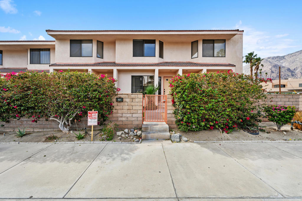 401 E Vista Chino #6