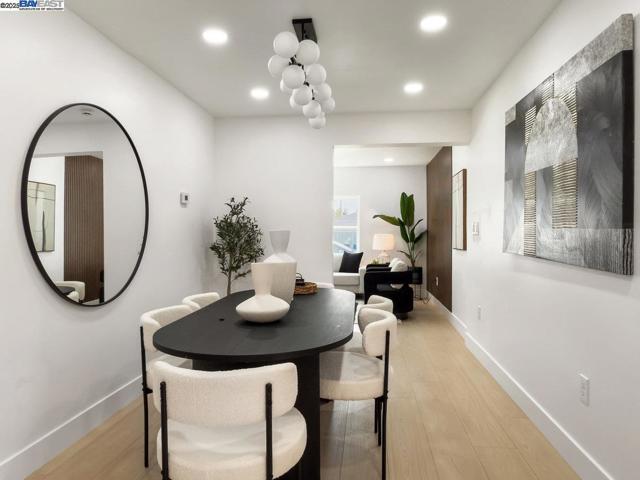 450 Lancaster Way, Redwood City CA: https://media.crmls.org/mediaz/c6d0cd49-e7e4-4301-932f-3aa2a0a324c1.jpg