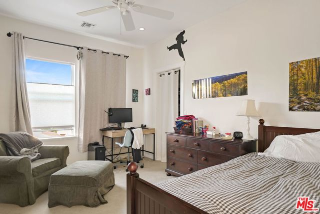 4224 Madison Avenue, Culver City CA: https://media.crmls.org/mediaz/c6d0ced2-5cf3-4d80-9561-47c335e26ea0.jpg