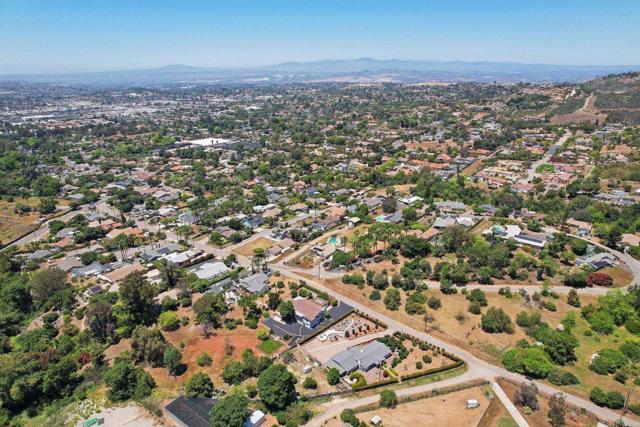 Detail Gallery Image 62 of 69 For 1917 Friendly Dr, Vista,  CA 92084 - 4 Beds | 3 Baths