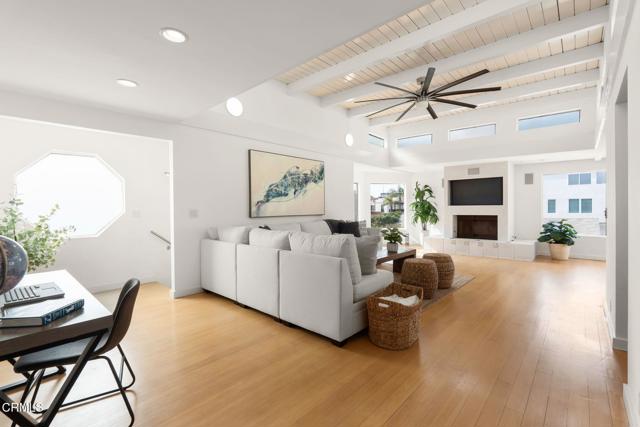 Detail Gallery Image 8 of 45 For 124 San Clemente Ave, Oxnard,  CA 93035 - 3 Beds | 3 Baths