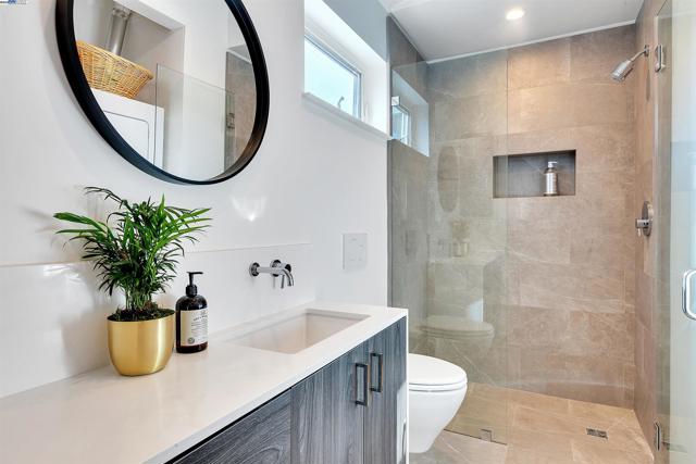 930 Magnolia Drive, Alameda CA: https://media.crmls.org/mediaz/c6d17d17-6c90-43cd-ab61-1ecd8911a57d.jpg