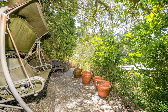 21 Red Rock Way, San Rafael CA: https://media.crmls.org/mediaz/c6d1d801-12f8-4786-80ce-d7d4cc092126.jpg