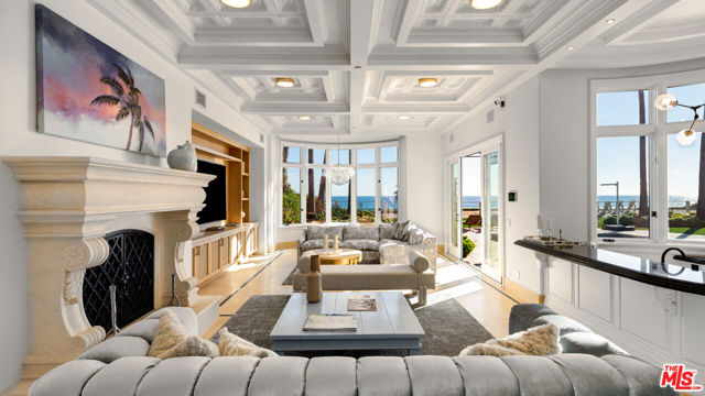 31272 Broad Beach Road, Malibu CA: https://media.crmls.org/mediaz/c6d2c9f9-5734-4cb8-a46f-fe0f48c164e5.jpg