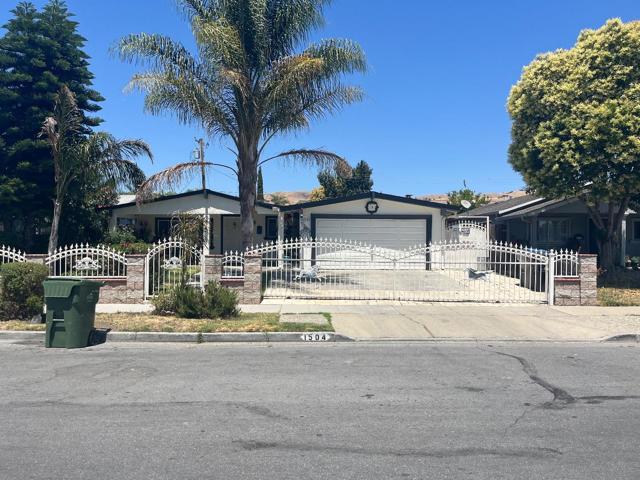 1504 Mount Shasta Drive, San Jose CA: https://media.crmls.org/mediaz/c6d2e336-eb2c-46e8-900b-d07630837dcd.jpg