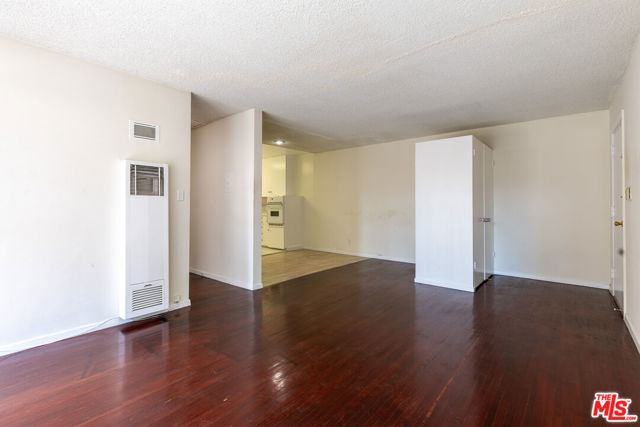 1233 Barry Ave #203, Los Angeles, CA 90025