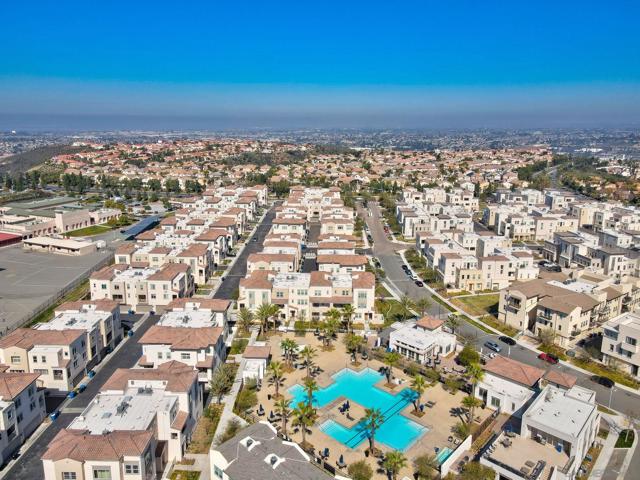 5405 Calle Sand Arch, San Diego CA: https://media.crmls.org/mediaz/c6d3ebd2-7296-47e5-9631-f35fa08f1d71.jpg