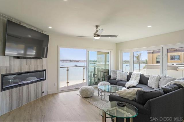 2820 Bayside Walk, San Diego CA: https://media.crmls.org/mediaz/c6d41b33-1d10-4ac4-b0ce-2df66cd11188.jpg