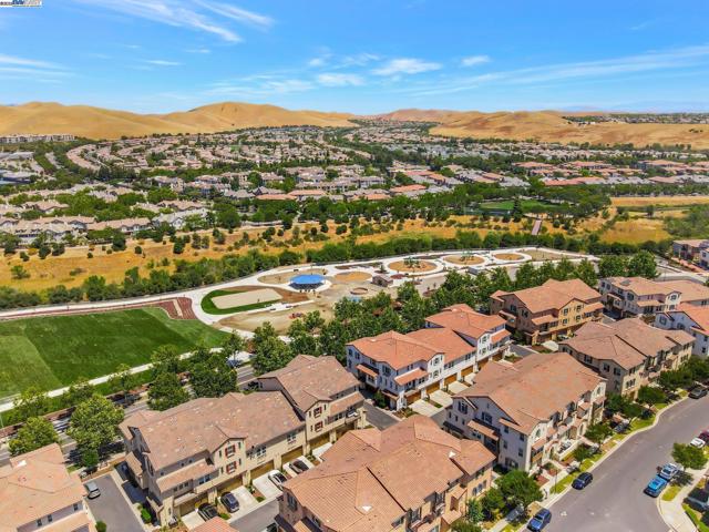1038 S Monarch, San Ramon CA: https://media.crmls.org/mediaz/c6d45df0-e59f-47eb-8ddf-0868a38e2538.jpg