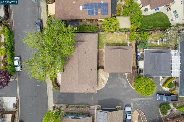 5571 Sepulveda Ct, Concord CA: https://media.crmls.org/mediaz/c6d45ff6-2f8a-4c3c-a383-b283b9b7b13e.jpg