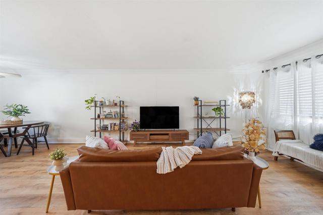 5505 Adelaide Avenue, San Diego CA: https://media.crmls.org/mediaz/c6d4d987-de36-4874-969f-0c571d84bbe4.jpg