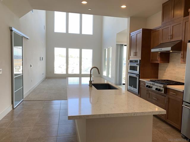 8575 Aspect Dr, San Diego CA: https://media.crmls.org/mediaz/c6d5dfe2-4d27-4519-84ca-e165ed488907.jpg
