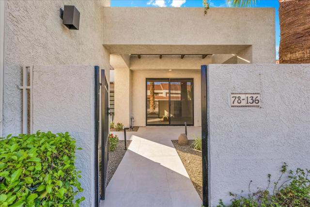 78136 Calle Norte, La Quinta CA: https://media.crmls.org/mediaz/c6d65c8a-6fc1-4379-bc3a-11b683871cca.jpg