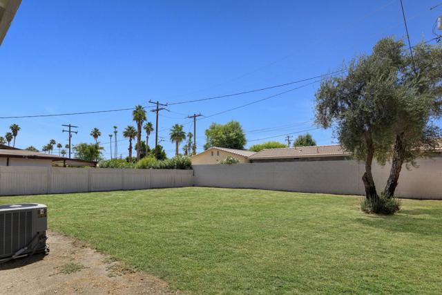 73765 Catalina Way, Palm Desert CA: https://media.crmls.org/mediaz/c6d66651-bf3e-450b-8f66-ab24b01a2303.jpg