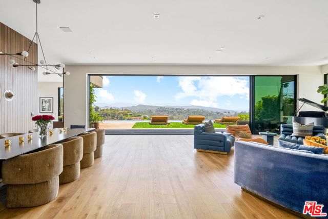 1030 Somera Road, Los Angeles CA: https://media.crmls.org/mediaz/c6d68c9a-4300-4890-b8cc-8c165098f3d2.jpg