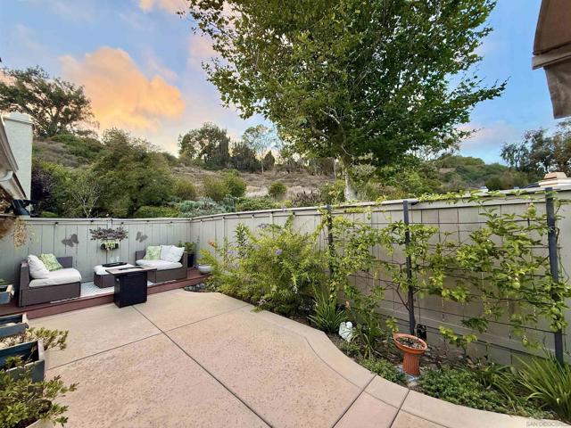 543 Rockport Ct, Encinitas CA: https://media.crmls.org/mediaz/c6d6c3c4-d40e-4704-9b0d-000c21942d69.jpg
