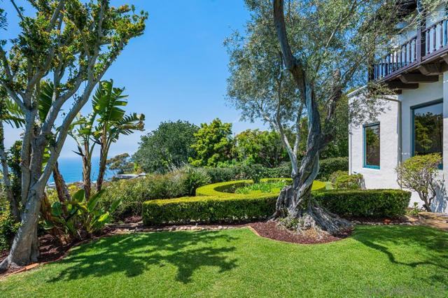 7316 Encelia Dr., La Jolla CA: https://media.crmls.org/mediaz/c6d6dfc9-edac-4e5a-9efa-0b312b4a4498.jpg