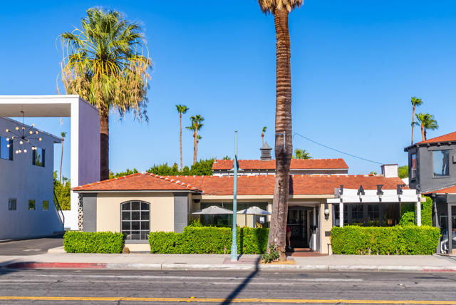 664 Palm Canyon Drive, Palm Springs CA: https://media.crmls.org/mediaz/c6d76007-9545-4643-b505-de9a13123494.jpg