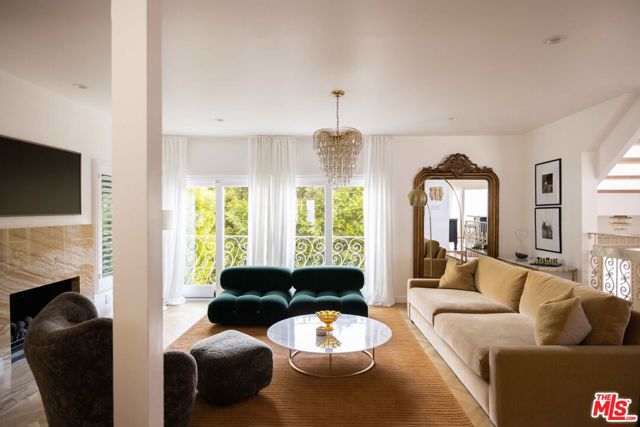 9809 Beeson Drive, Beverly Hills CA: https://media.crmls.org/mediaz/c6d7ff9c-0edc-47e8-89a1-c99837f86f16.jpg