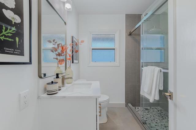 4715 Davenport Avenue, Oakland CA: https://media.crmls.org/mediaz/c6d81453-bf48-4155-8f67-2fa732148de9.jpg