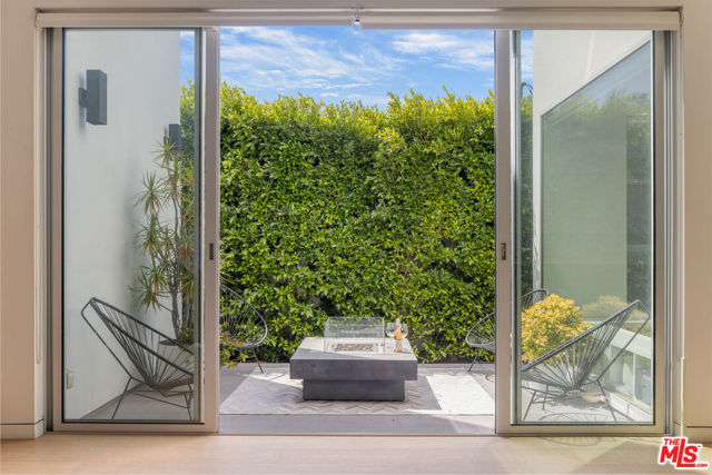 Image 10 of 31 For 139 Edinburgh Avenue