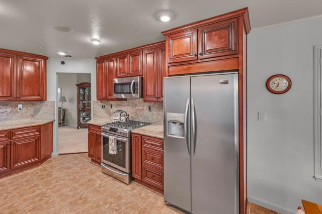 6341 El Capitan Court, Livermore CA: https://media.crmls.org/mediaz/c6d9bbe9-4cc6-4663-9fd1-a86c500a41f5.jpg