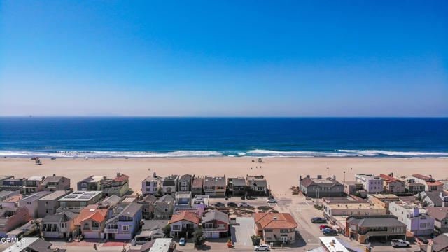 2901 Peninsula Road, Oxnard CA: https://media.crmls.org/mediaz/c6d9d6a7-ac13-405a-a81d-b03a071a88f3.jpg