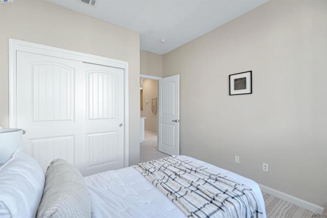 328 C St, Hayward CA: https://media.crmls.org/mediaz/c6da6a9f-849e-421c-b7e5-6735dbceb65f.jpg